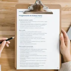 Dokumenty do budowy domu krok po kroku: lista kontrolna przygotowania, wybór działki i projektu.