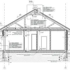 Projekt techniczny co zawiera: przekrój budynku z detalami izolacji, konstrukcji dachu i fundamentów, wymiarami i oznaczeniami materiałów.